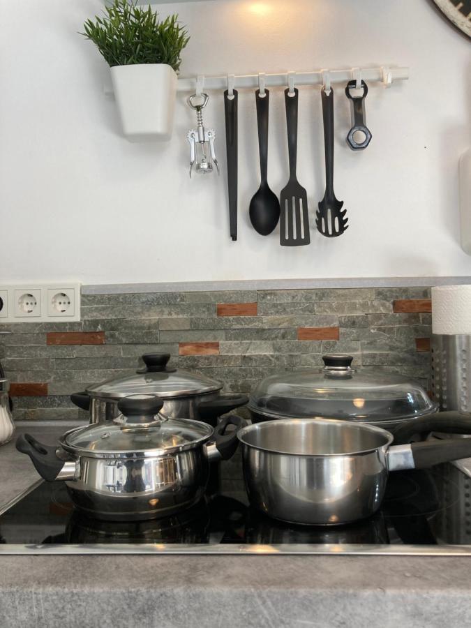 Living At Saarpartments - Adultsonly - Business & Holiday Homes With Kitchen For Long- And Short Term Stay, 3 Min To St Johanner Markt And Points Of Interest Saarbrücken Eksteriør bilde